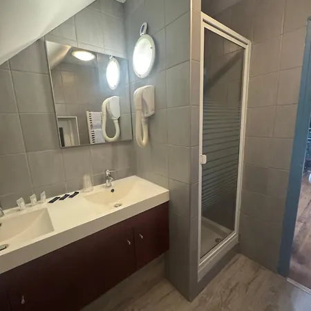מלון Des Bains 2*
