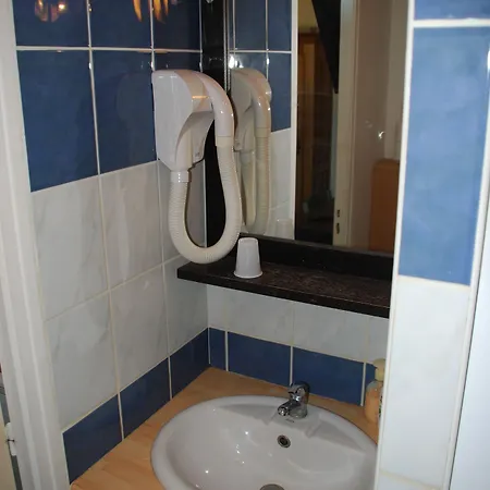 Ξενοδοχείο Des Bains 2*